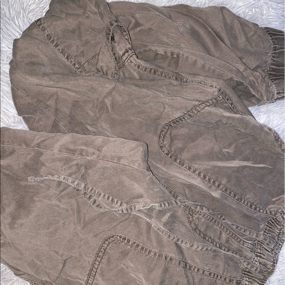 C & C California army green pants. Size xs. Super comfy!